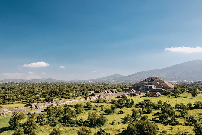 3X1 Teotihuacan, Basilica of Guadalupe, Tlatelolco and Tequila Tour - The value: a full ancient-to-faith day for $69.99