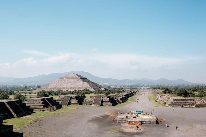 3X1 Teotihuacan, Basilica of Guadalupe, Tlatelolco and Tequila Tour - Guides, language, and how to get the most from the tour