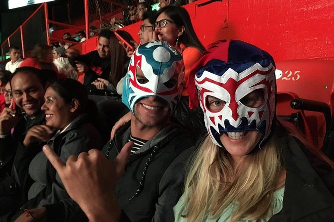 Authentic Lucha Libre Tour : Wrestling School, Tacos & Mezcal - Cameras, bags, and where you’ll end your night