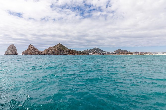 Cabo San Lucas Shopping, Tequila Tasting, and Snorkel Tour - Lunch and the open bar: what you’ll likely eat on the water