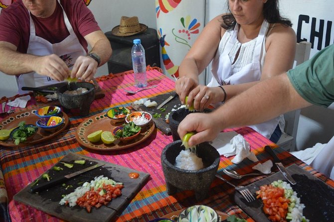 Cooking classes + margaritas and mezcal tasting - Guacamole with Real Balance (Not Just Mash-and-Season)