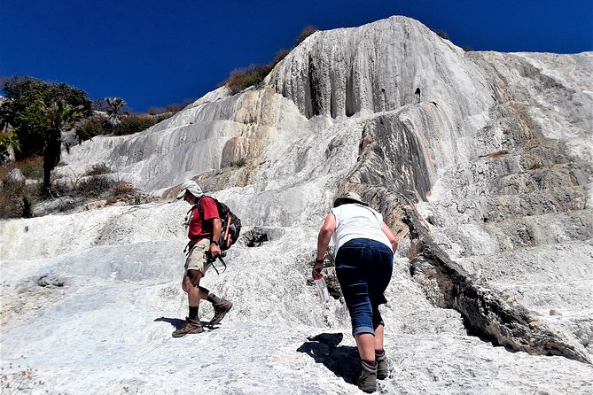 Exclusive Private Tour: Hierve el Agua with Hike, Mezcal & Gastronomy - Hierve el Agua: Petrified Waterfalls and a Real View-Walk