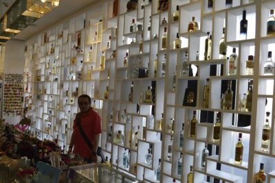 EXCLUSIVE TOUR Tequila & Mezcal - small groups - How the Guide Makes Tequila vs. Mezcal Click