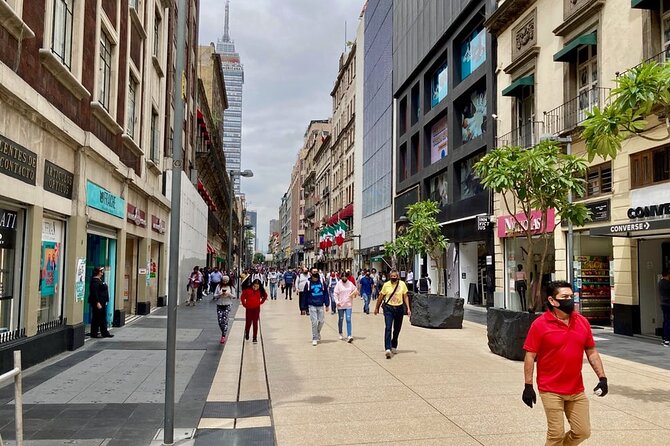 Historical downtown Mexico City & Teotihuacan Pyramids Mezcal tasting - Paseo de la Reforma and Plaza de las Tres Culturas: two very different kinds of Mexico