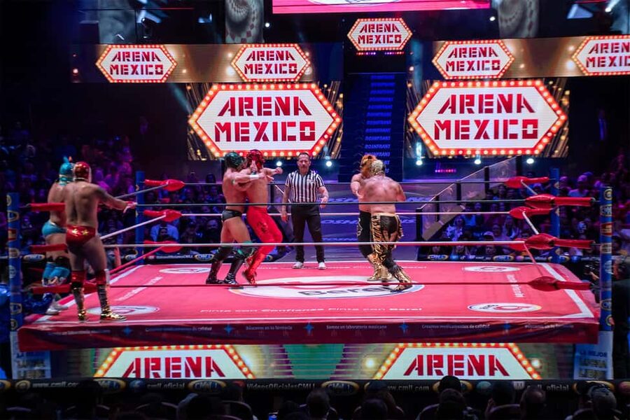 Mexico City: Lucha Libre Show, Walking Tour & Tequila - Getting There: Metrobus vs Walking (No Guesswork)