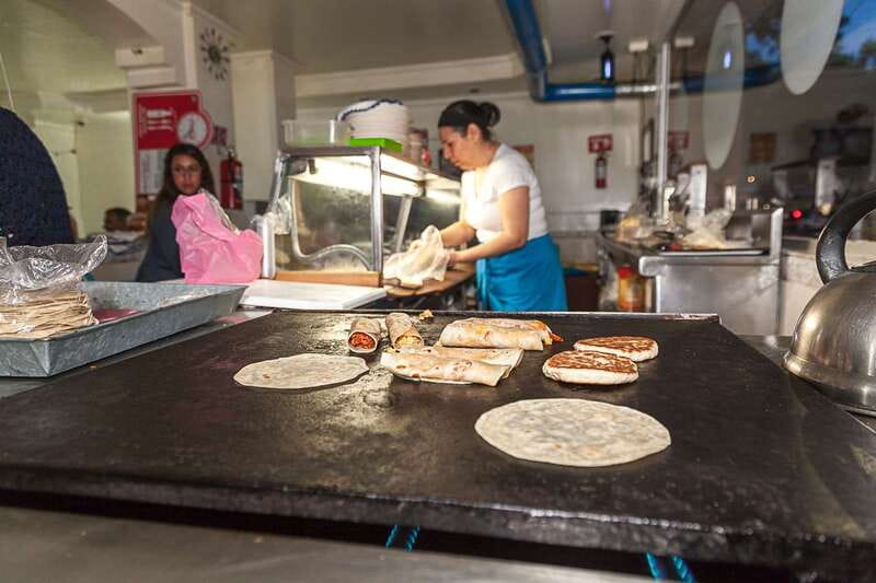 Mexico City: Tacos & Mezcal Night Food Tour - The opening bite: north-style tacos and an easy first step