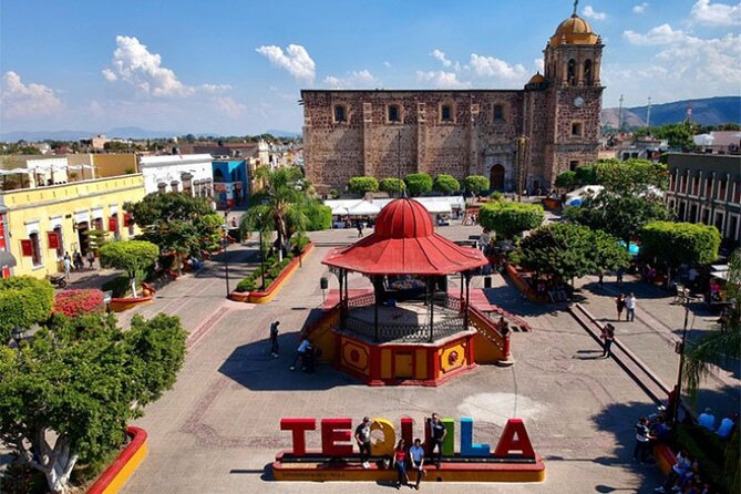 Private Day Adventure Tour in Tequila and visit to the Castle of Tequila - Cantaritos El Güero de Amatitán: lemon, orange, grapefruit, and tequila