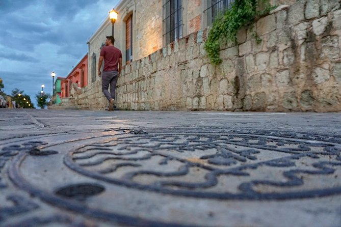 Private Oaxaca Walking Tour with Mezcal Tasting - Guides in the mix: history, architecture, and question time