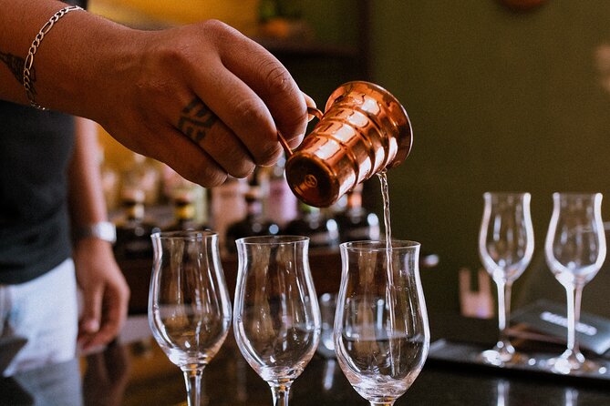 Tasting of Mezcal with the best selling brand in Oaxaca - The tasting training: aromas, flavors, textures, and profiles