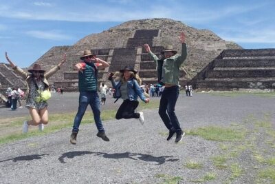 Teotihuacan and Basilica of Guadalupe with mezcal, tequila & handcrafts - Morning start at Plaza de las Tres Cultures
