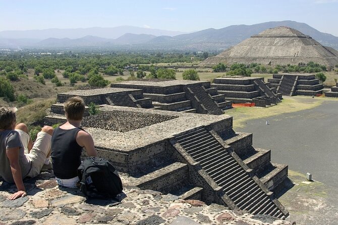 Teotihuacan, Shrine of Guadalupe & Tlatelolco - Basilica de Santa María de Guadalupe: pilgrimage, story, and atmosphere
