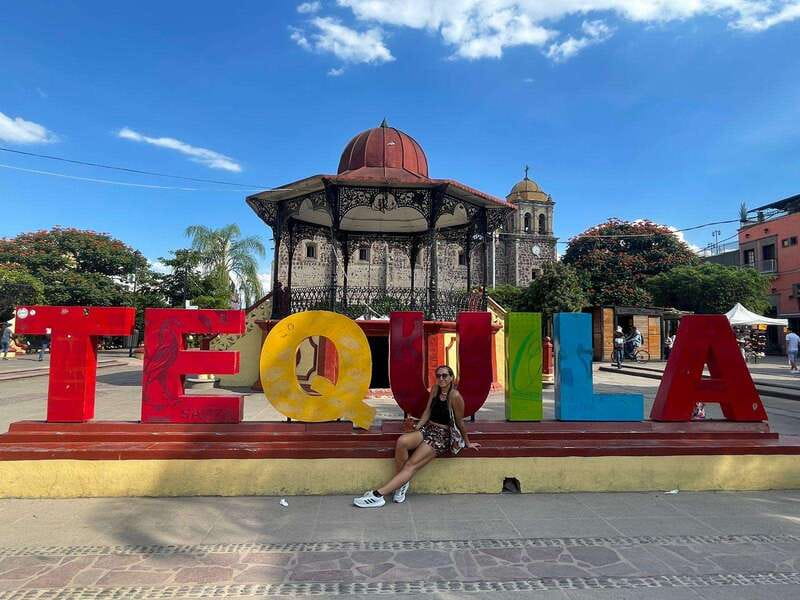 Tequila and Cantaritos Tour from Guadalajara - Agave country and the first factory-style stop (La Rojeña)