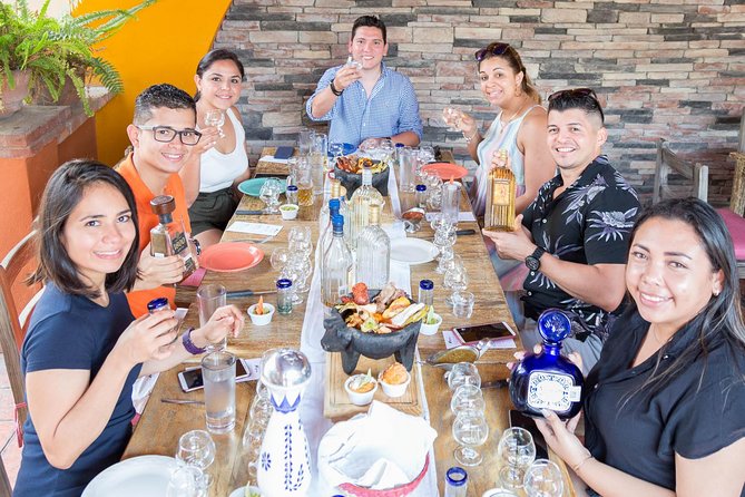 Tequila & Mezcal Tasting at your Place - What the Guide Teaches You (Beyond the Taste)