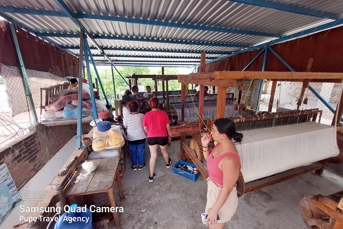 Tour Los Caminos del Mezcal Café and Pedal Loom Factory - Stop 2: Manteleria Santo Domingo and how pedal looms actually work